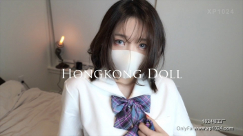 นักเรียนฮ่องกงโดนลักหลับ หนังXXXแนวขืนใจ HongKongDoll สาวน่ารักเจอหนุ่มวางยังสลบแล้วลากเข้าม่านรูด นมสวยแถมหีเนียนเจอหนุ่มตี๋เย็ดสด เด้าหีจนเคลิ้มเย็ดจนน้ำแตก