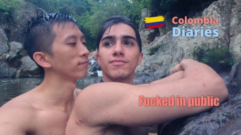 Gay Porn หนังโป๊เกย์เกาหลี Tyler Wu ชวนคู่จิ้นมาเล่นบทรักผู้ชายสายเหลือง โบรคแบ็คเมาเท่นหลบหลังหินเย็ดตูดกันใต้น้ำ เอากันท่ามกลางธรรมชาติเย็ดยับจนขี้ติดควย